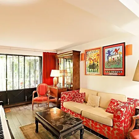 My Beautiful House With A Garden In Appartement Parijs